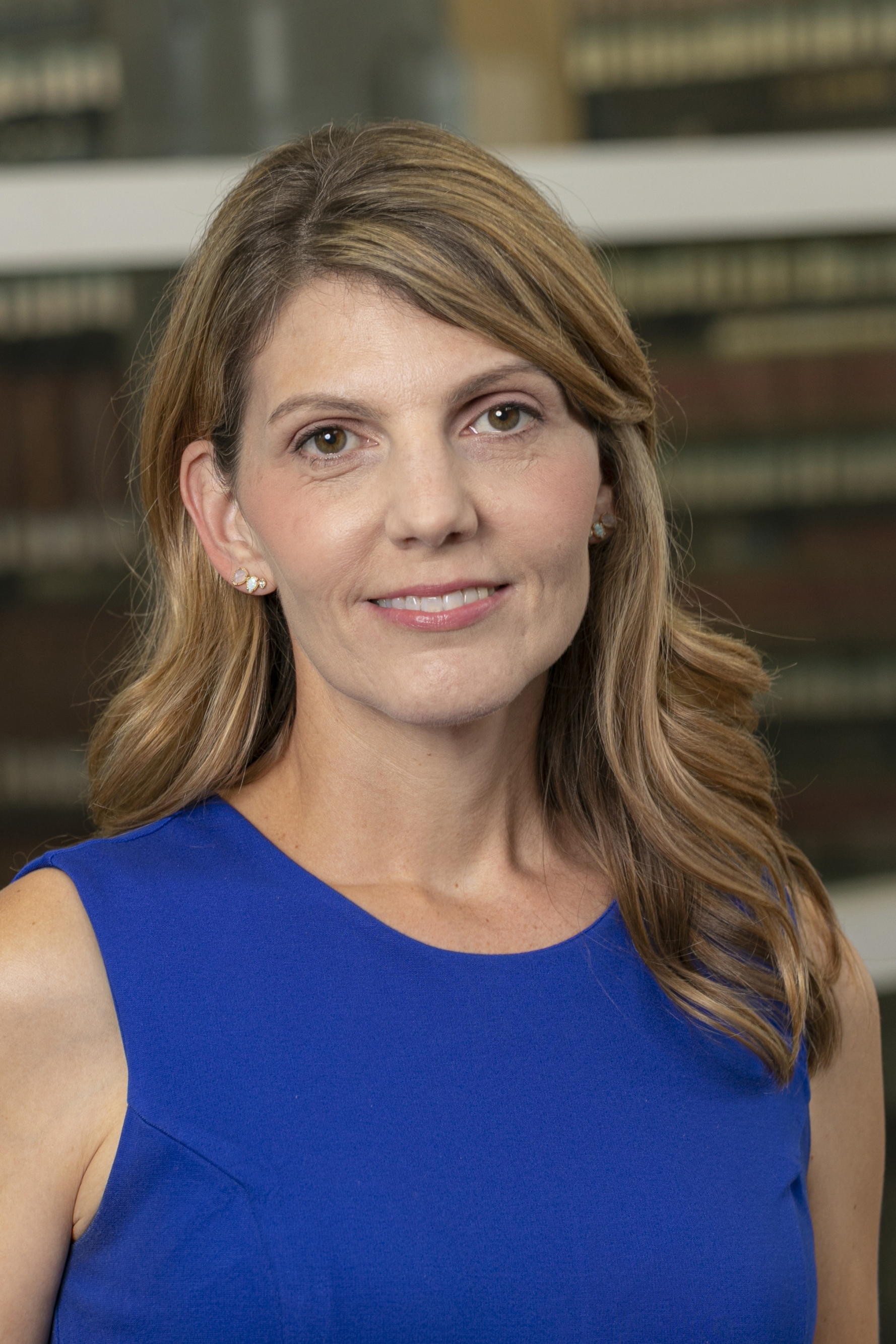Angela Nash headshot