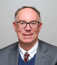 headshot photo of Robert Dow