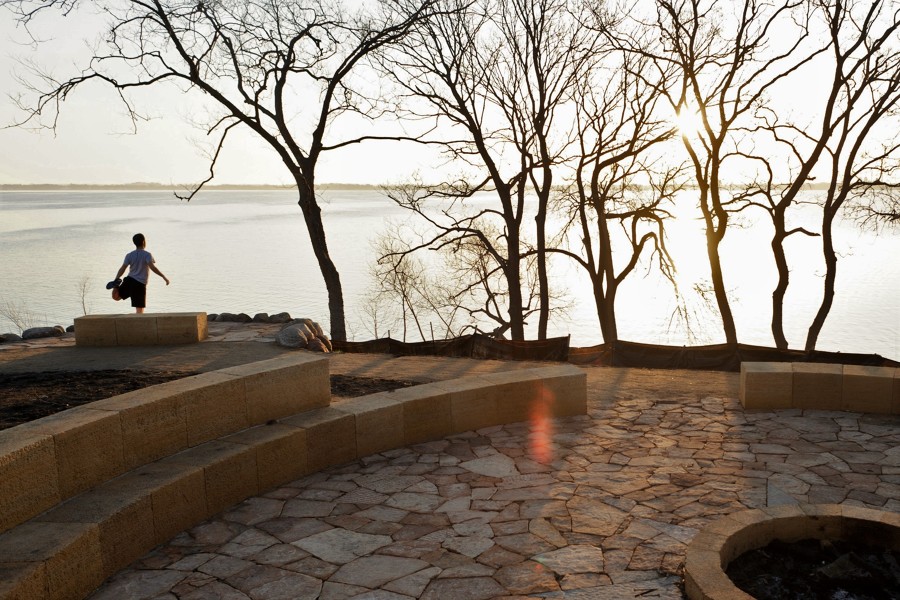 runner at picnic point at dawn